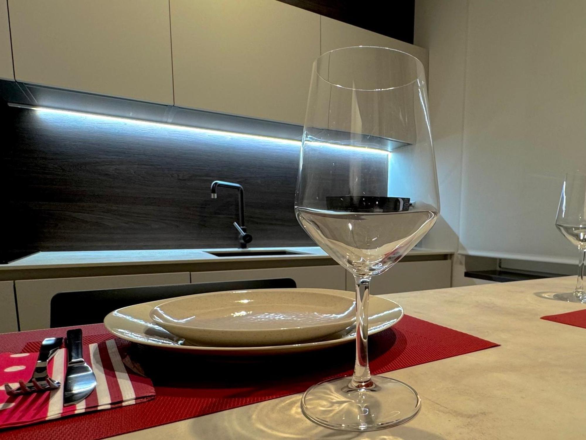 Apartment Mirage *
